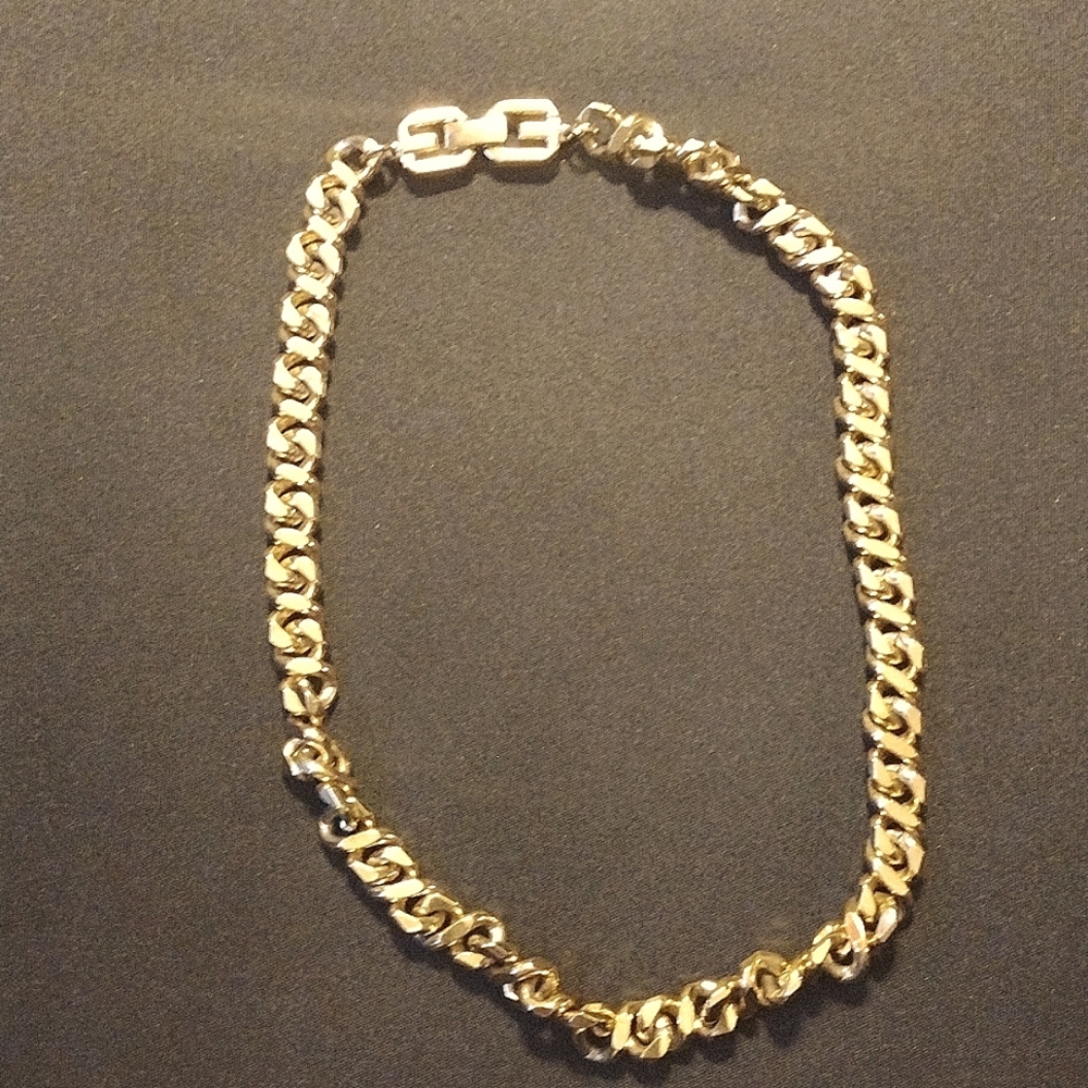 VINTAGE 1980'S GIVENCHY GG LOGO GOLD TONE CUBAN CHAIN LINK CHOKER NECKLACE 19"
